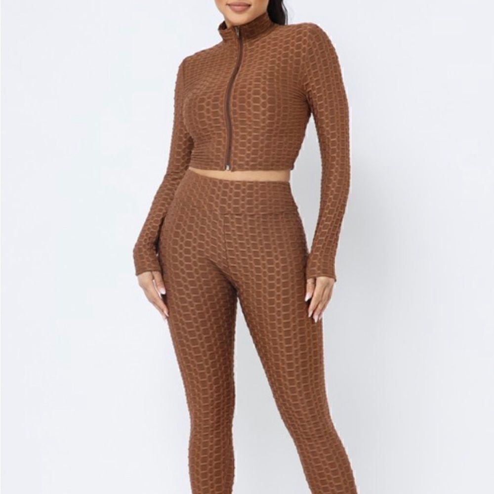 Brown honeycomb two piece active set